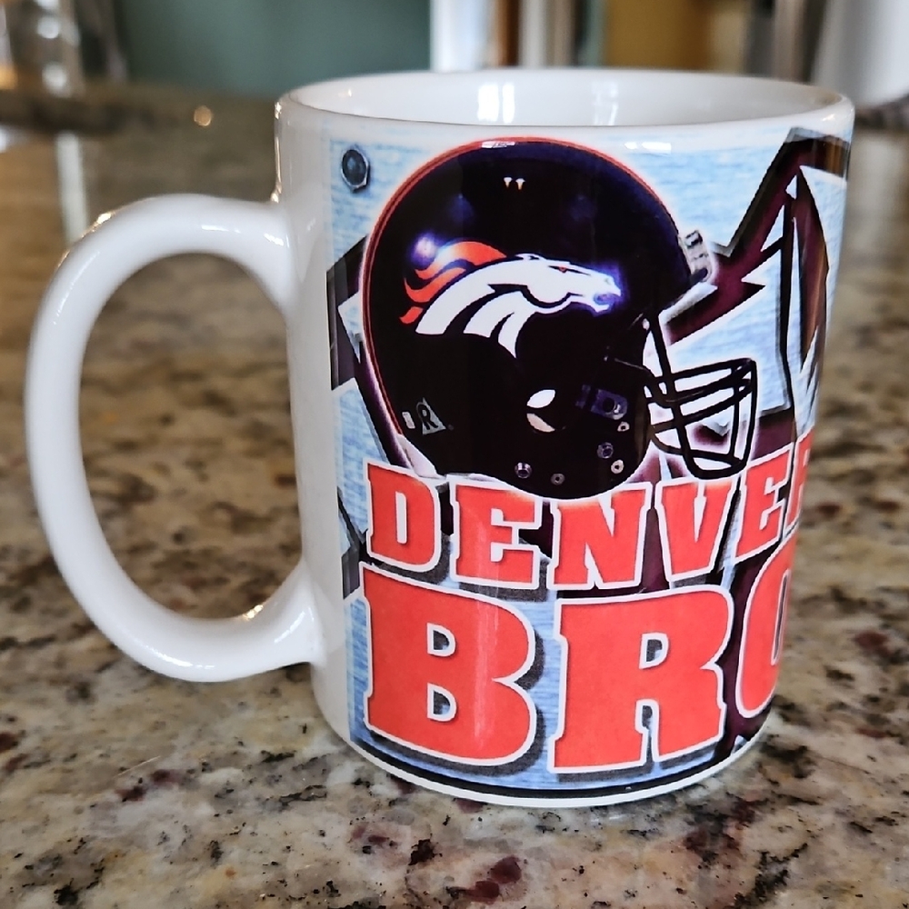 Denver Broncos NFL Vintage Ceramic Coffee Mug